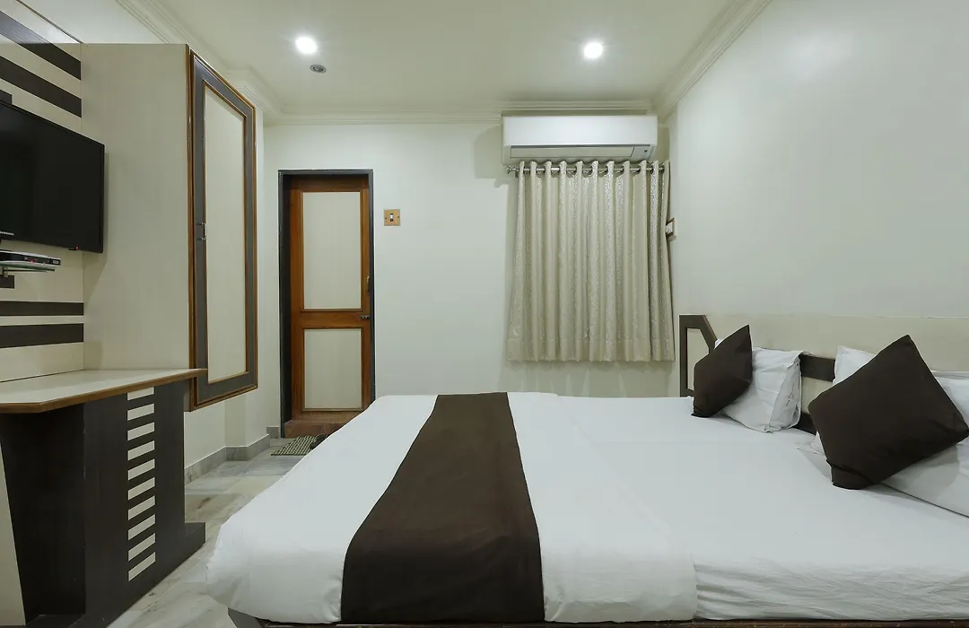 Hotel Good Night-1